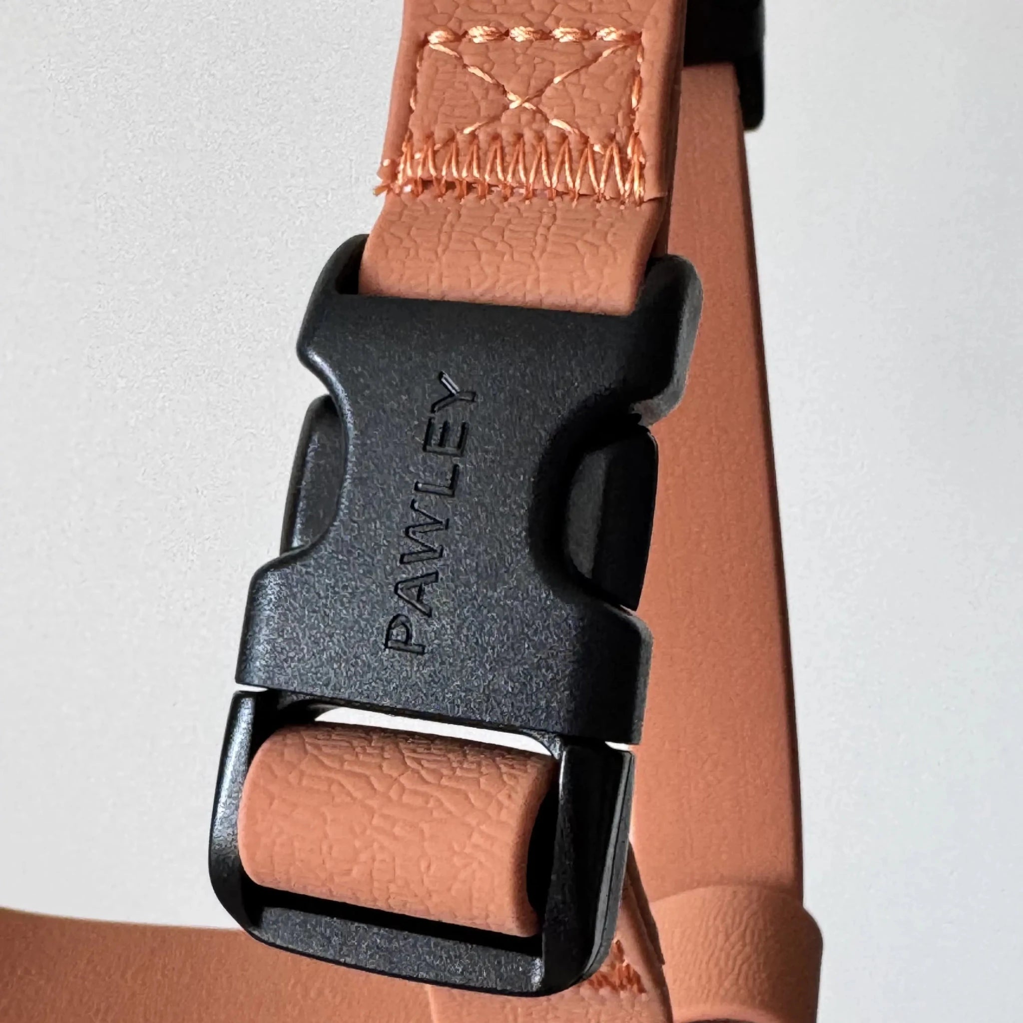 Harnais Chien Biothane Imperméable - Anti-Traction Y | PAWLEY (Caramel) - clips
